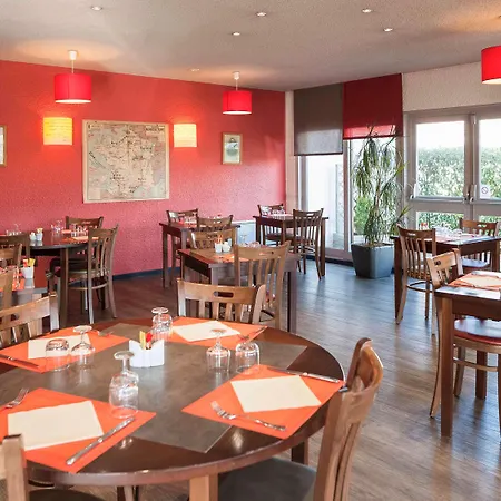 Ibis Moulins Hotel 3*