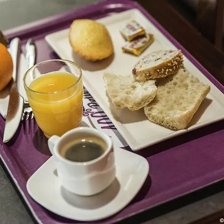 Ibis Moulins Hotel 3*