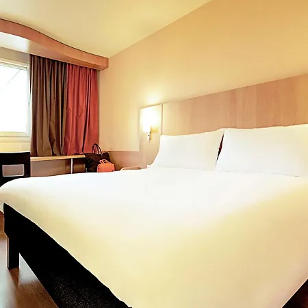 Hotel Ibis Moulins 3*
