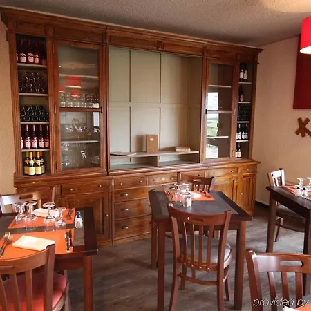 Hotel Ibis Moulins 3*